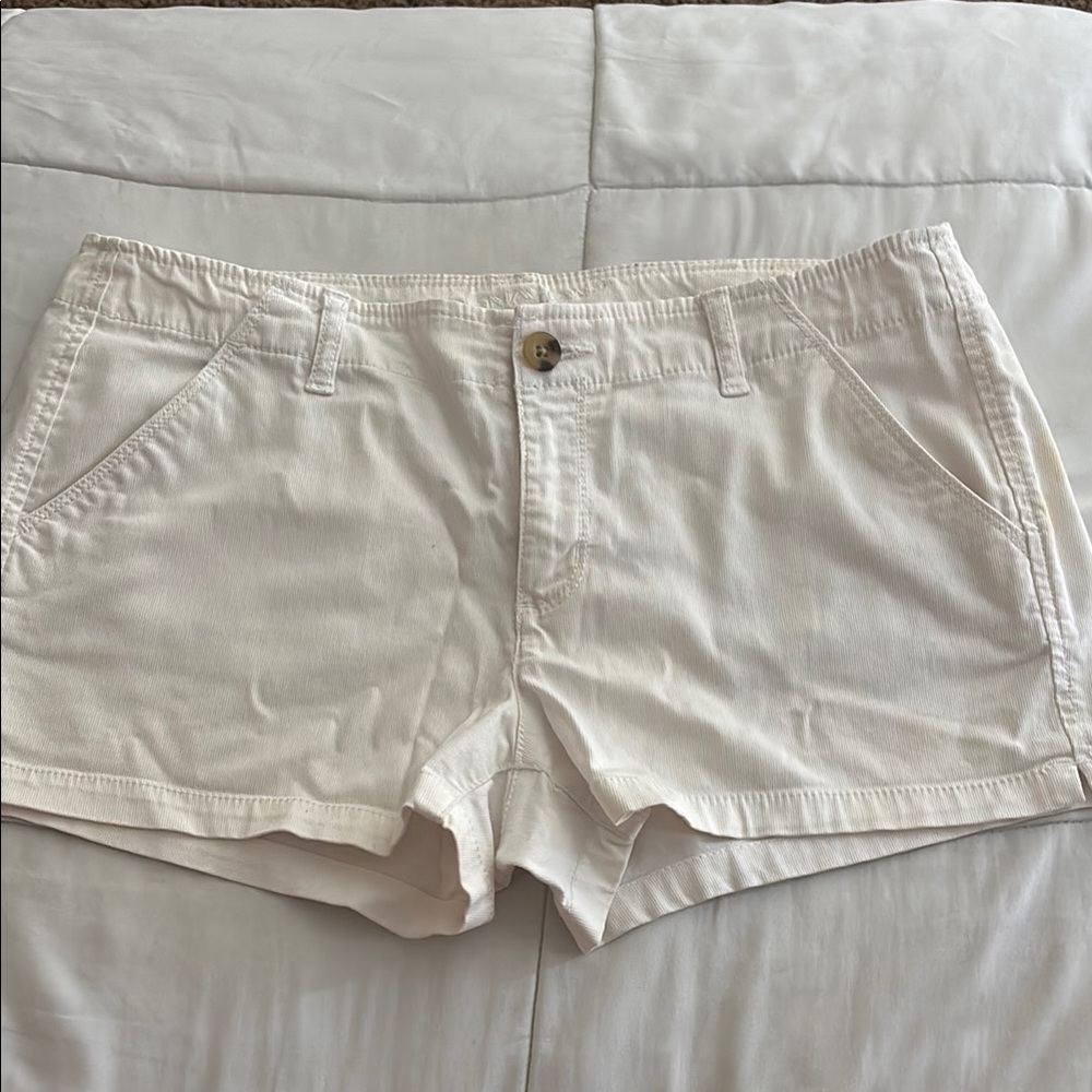 Arizona Jean Company Cream Cargo Shorts Casual Style